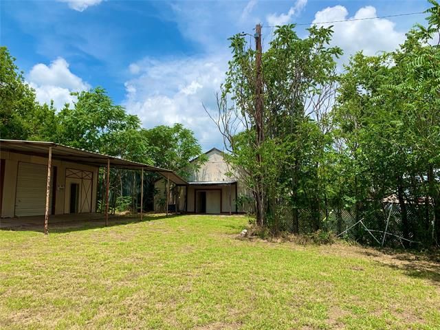 1601 W Pearl St, Granbury, TX 76048